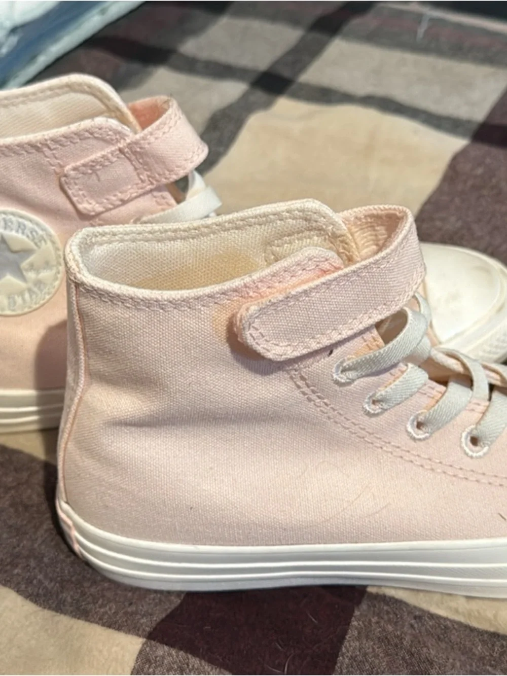 Converse Kids High-Top Sneakers in Light Pink
